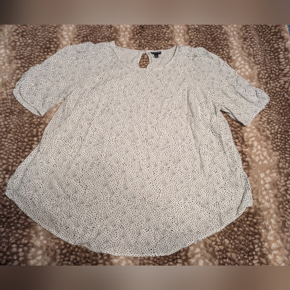 Torrid Tiny Scattered Black White Dot Puff Ruched Sleeve Top XXL 2